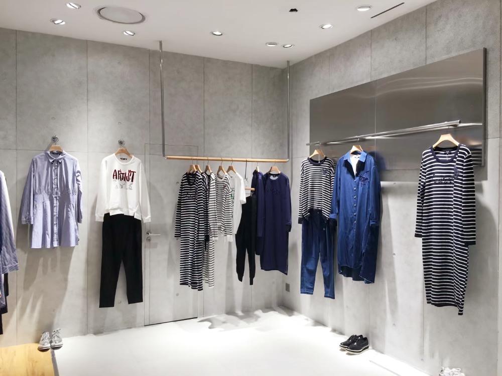 服装店各区域灯光配置方案_服装店灯光设计原则_嵌入室格栅灯怎么安装