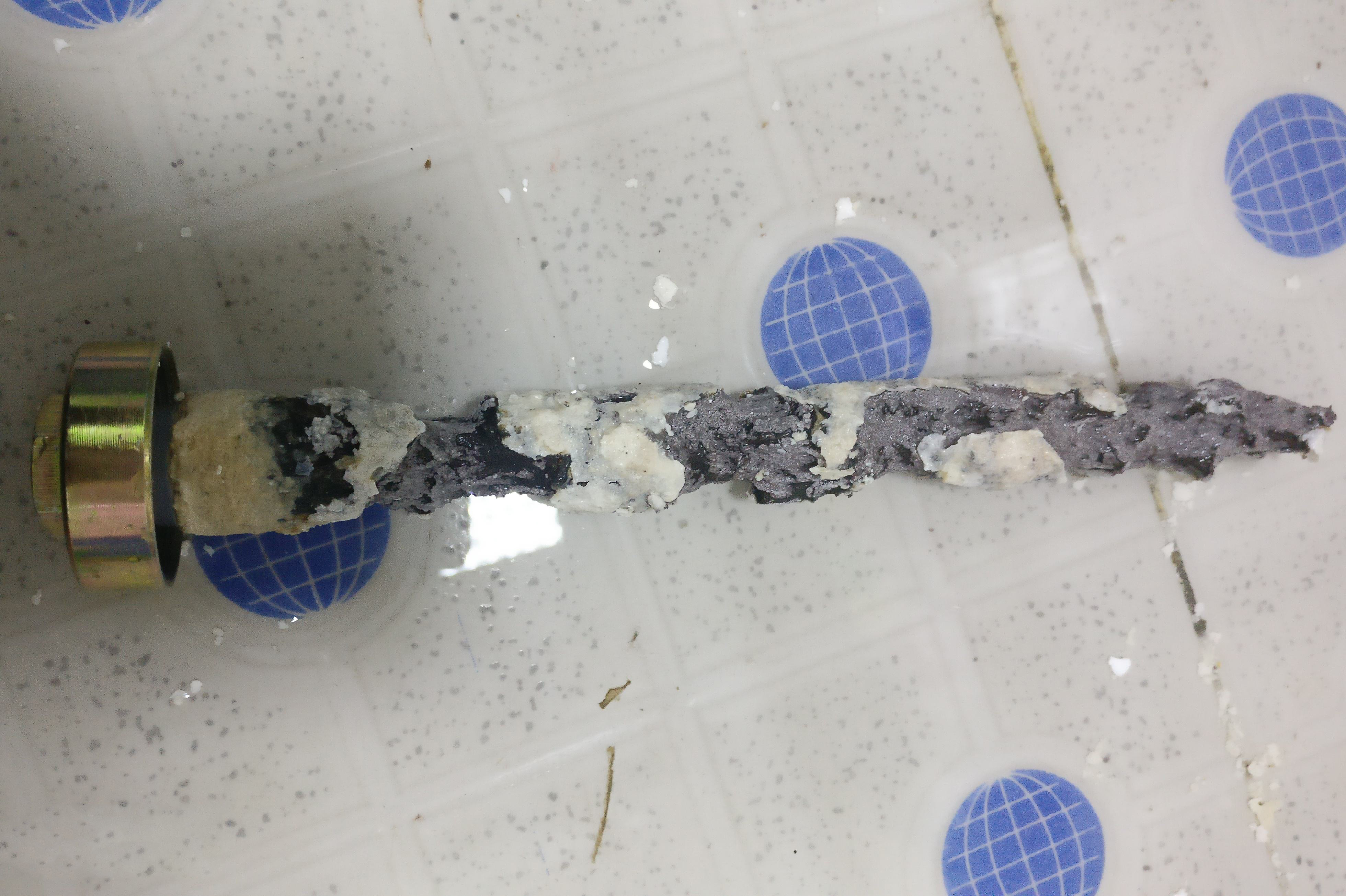 3000w的热水器一天用电_燃气热水器与电热水器对比_电热水器VS燃气热水器优缺点