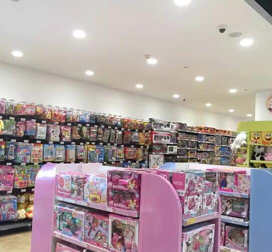 led格栅灯盘图片_超市灯光设计_商场照明布局