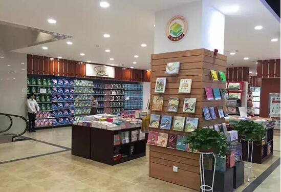 超市灯光设计_商场照明布局_led格栅灯盘图片